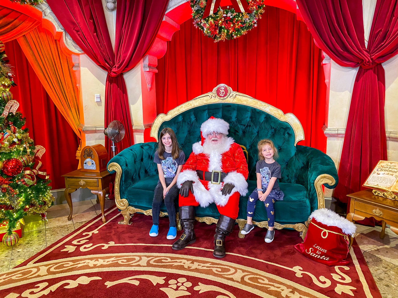 You are currently viewing Holiday magic without spending lots of cash: 7 free (or very cheap) Disney World Christmas activities