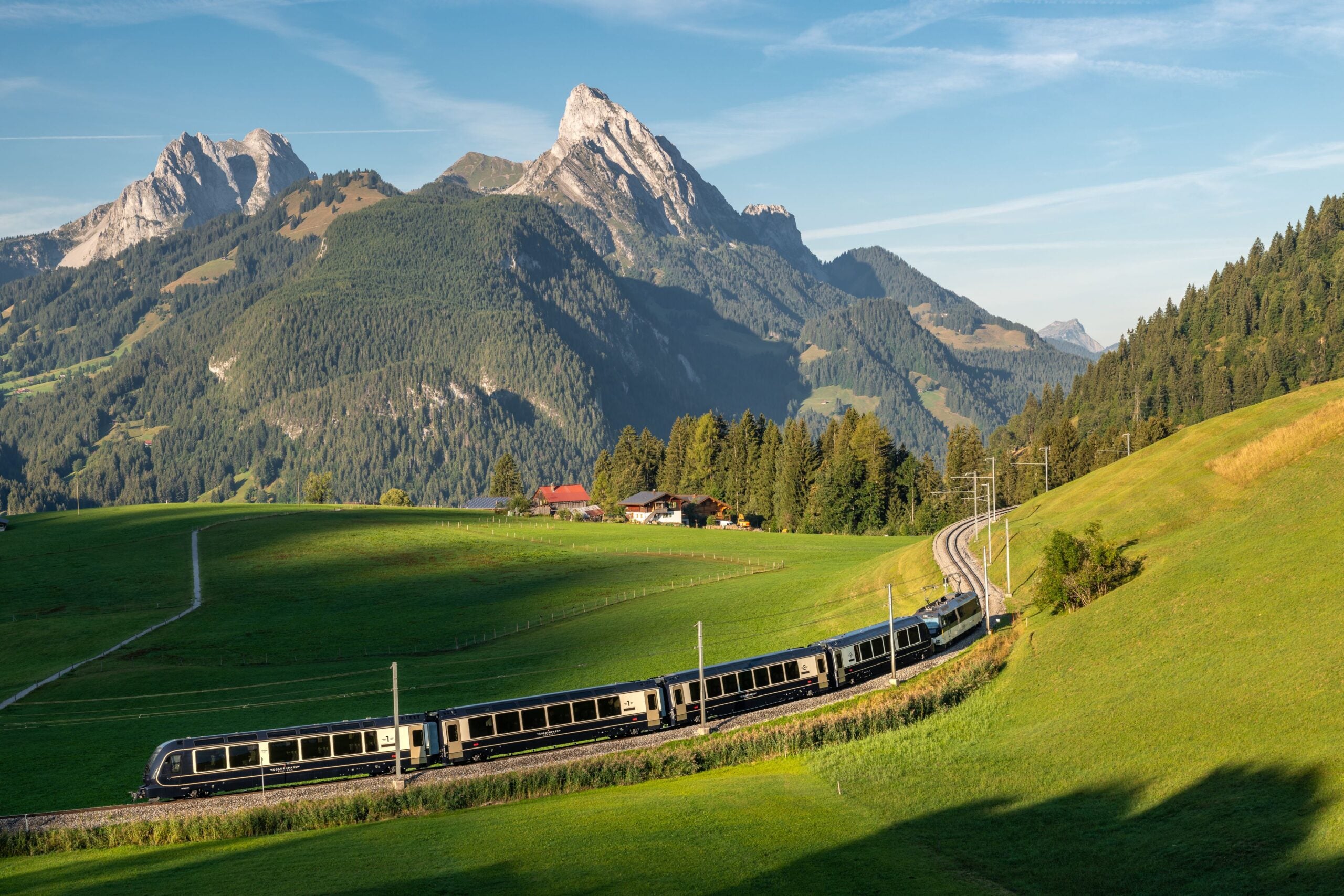 You are currently viewing Swiss train innovation hits a major milestone with track-jumping cars