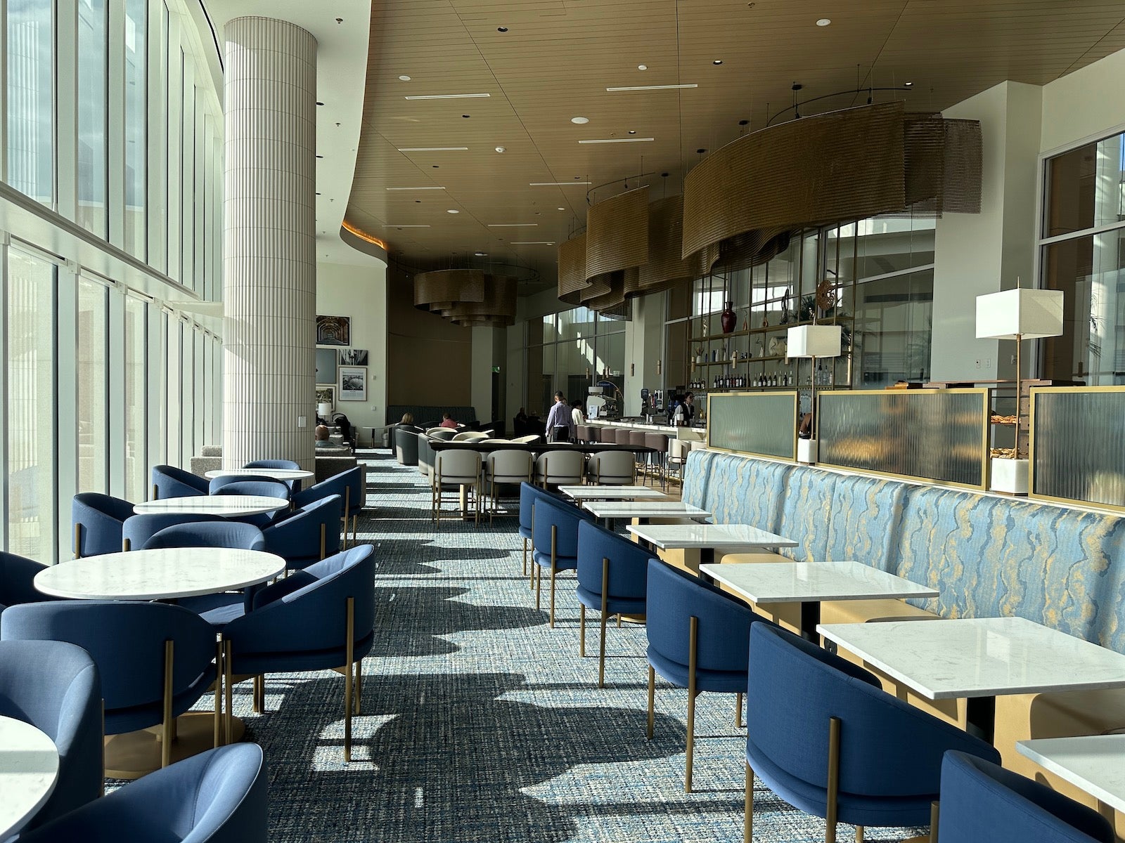 You are currently viewing 1st look inside Orlando’s Plaza Premium Lounge, the brand’s 2nd in the US