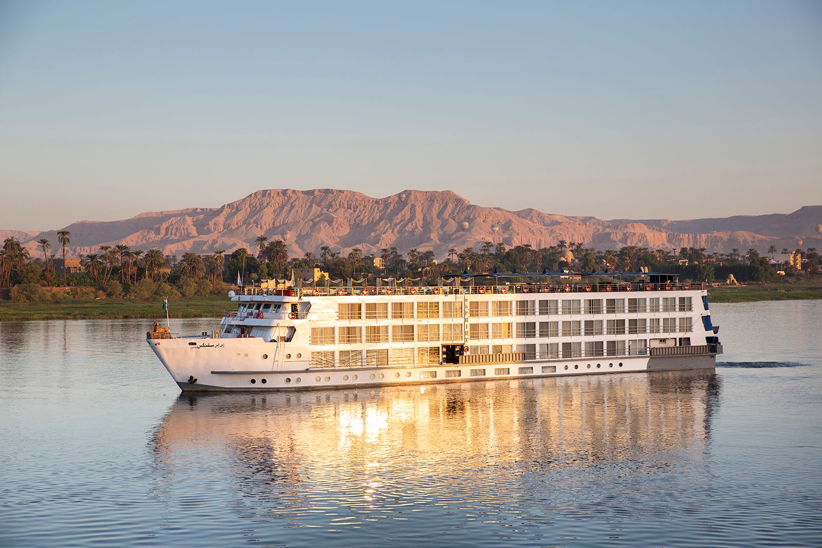 You are currently viewing River cruise packing list: What to pack when traveling by riverboat