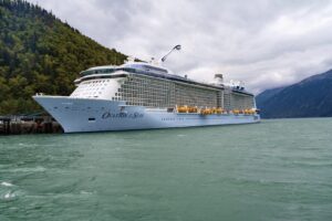 Read more about the article The best cruises to Alaska from Seattle for every type of traveler