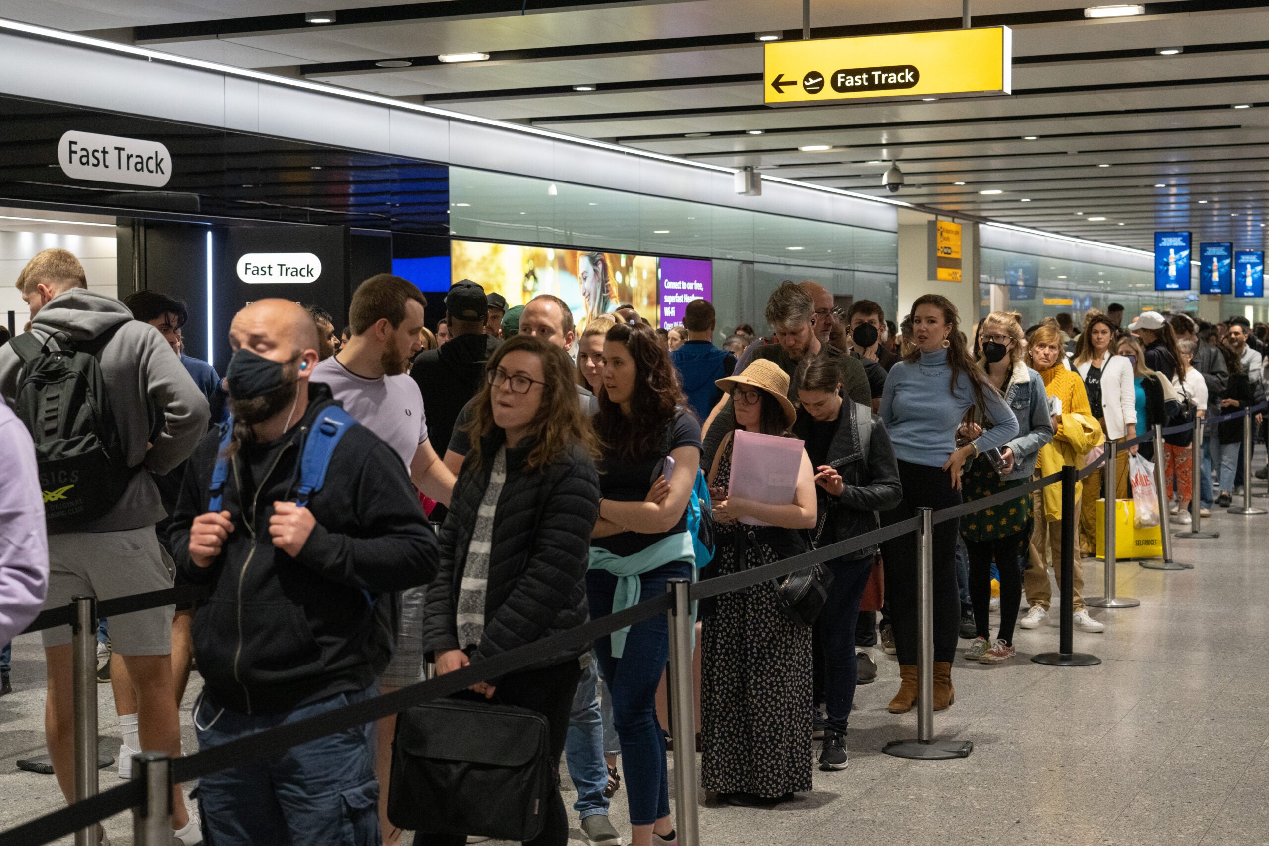 You are currently viewing ‘Ma’am, you can keep your liquids in your bag’ — Easier, faster security at Heathrow close to becoming a reality