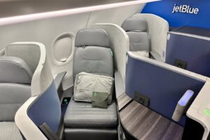 Read more about the article 2 years in, JetBlue’s new Mint cabin shows some serious wear and tear