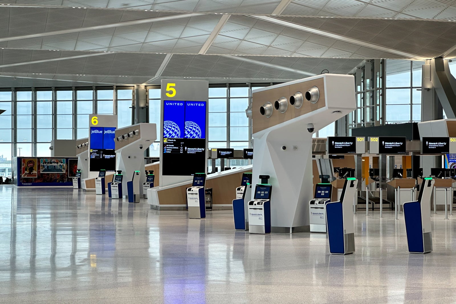You are currently viewing Newark’s new terminal expands with 7 new gates, 2 soon-to-open lounges