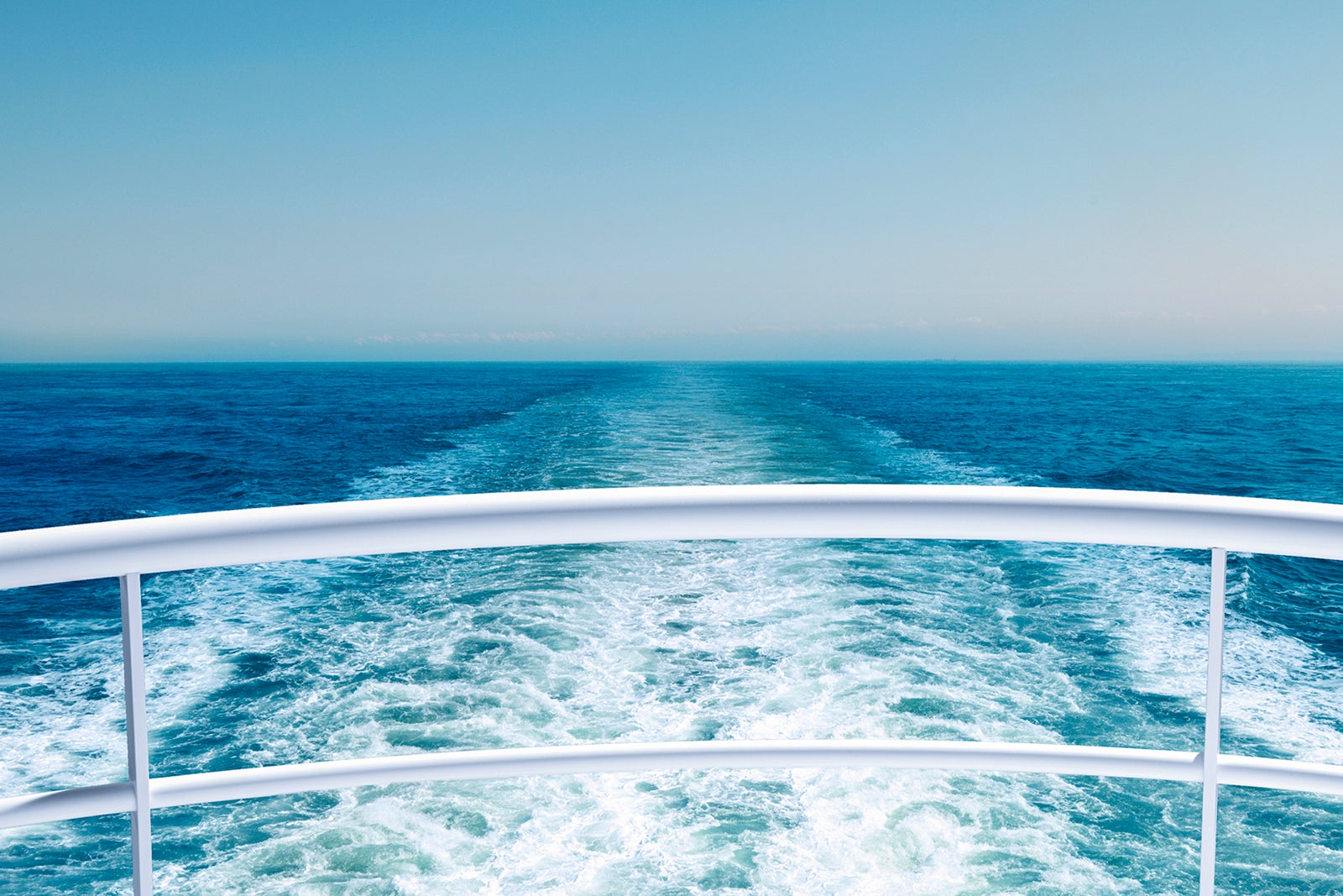You are currently viewing How to avoid seasickness on your next cruise