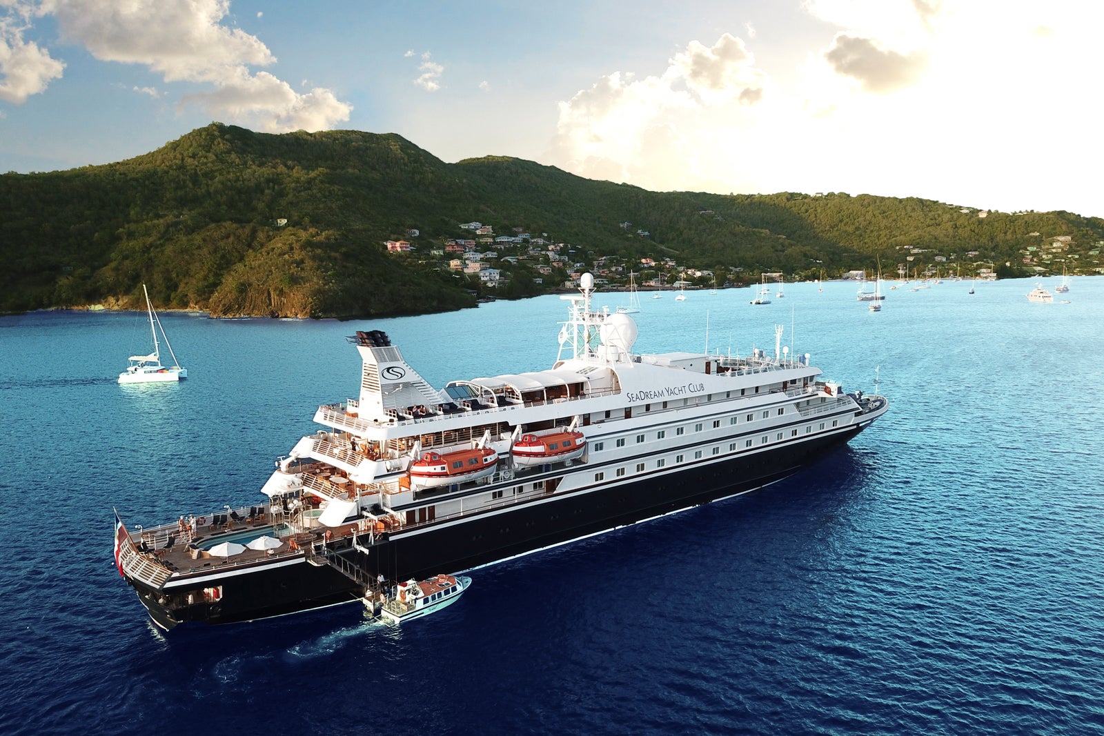 You are currently viewing 5 best luxury Caribbean cruises for next winter’s getaway