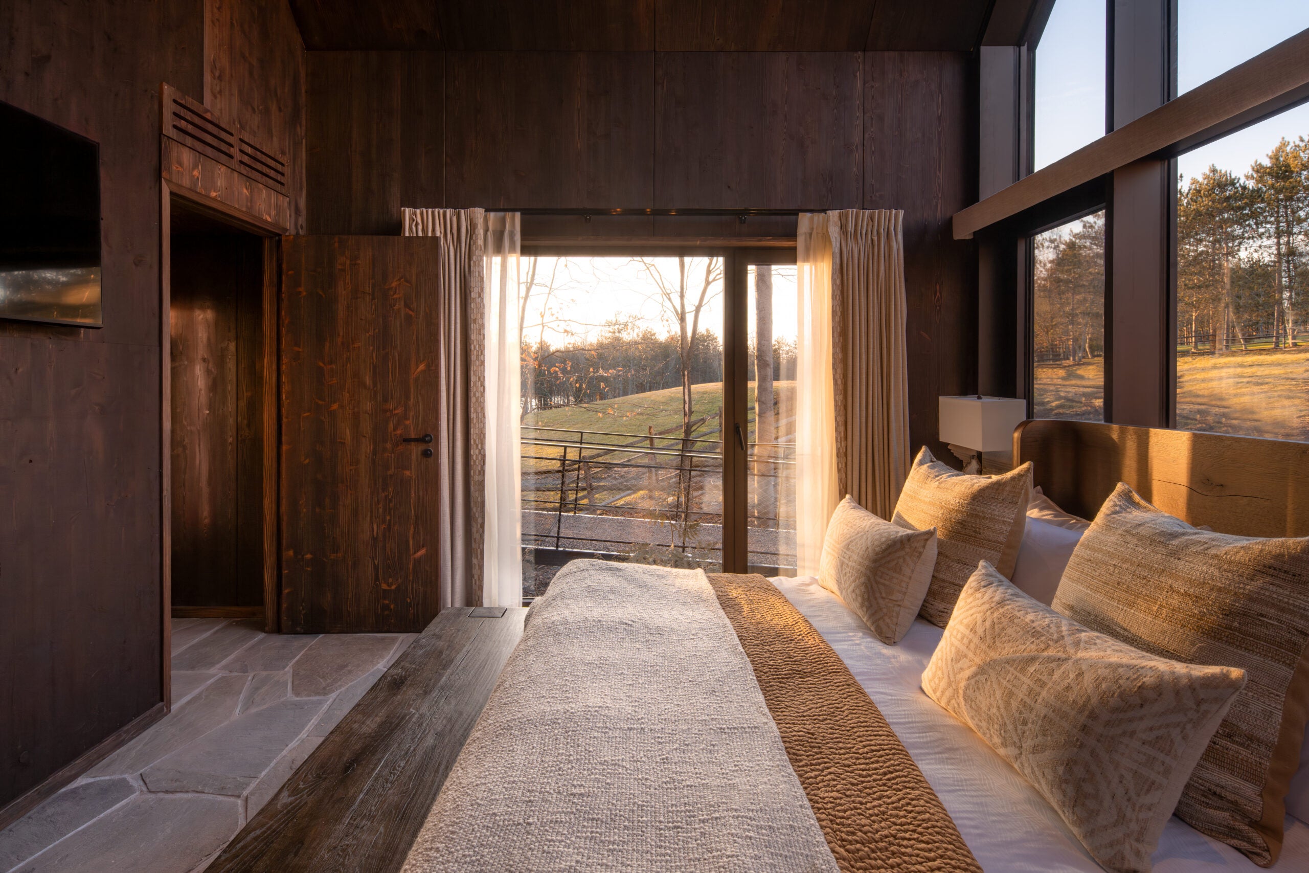 You are currently viewing Earn World of Hyatt points by staying in these glam New York treehouses