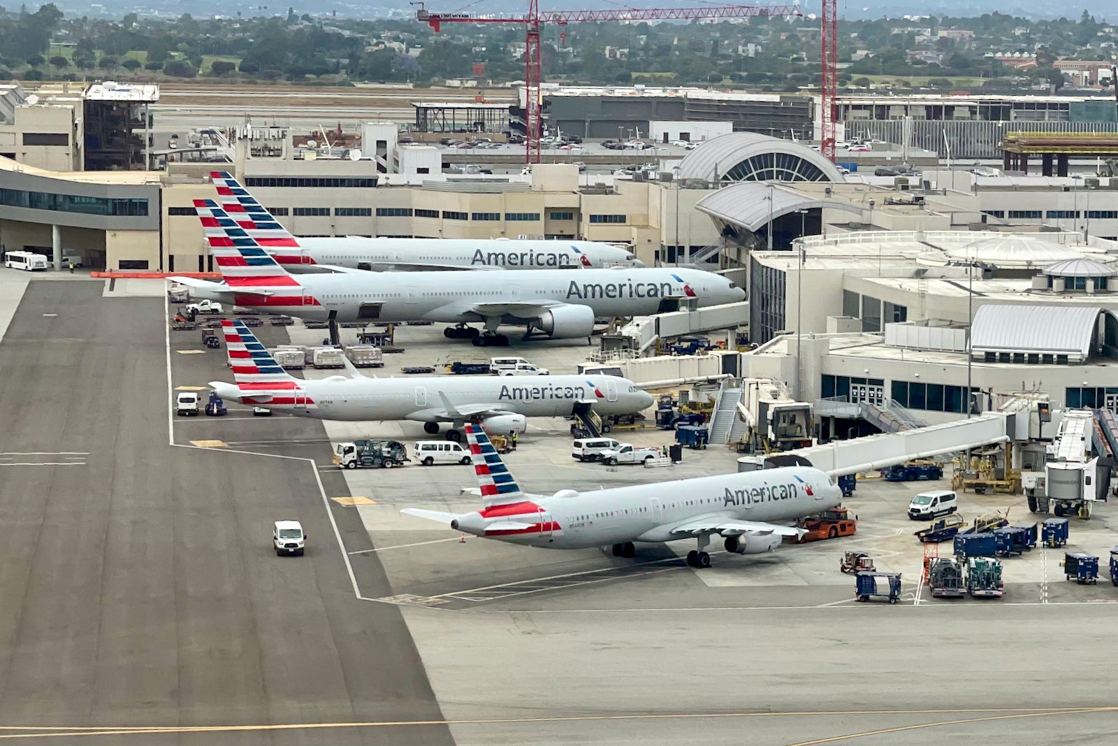 You are currently viewing American Airlines delays big changes to earning miles and Loyalty Points, for now