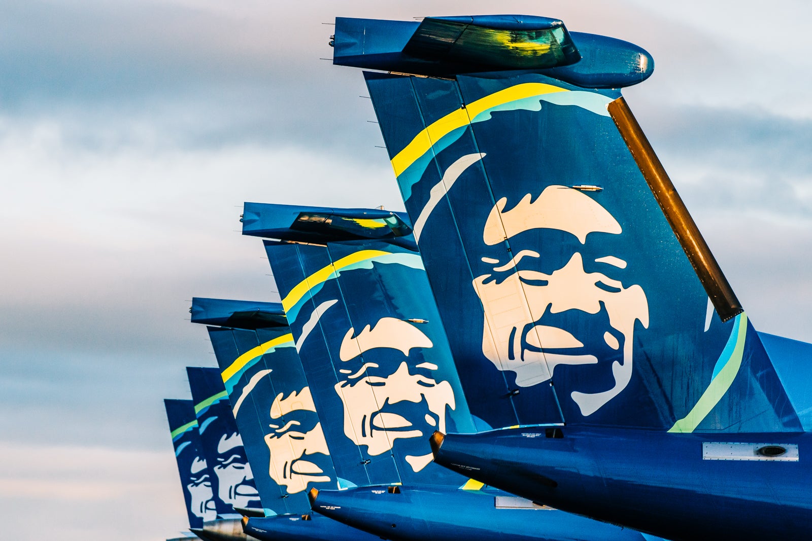 You are currently viewing Hawaiian-Alaska Airlines merger: What we know (and want to know) about the future loyalty program