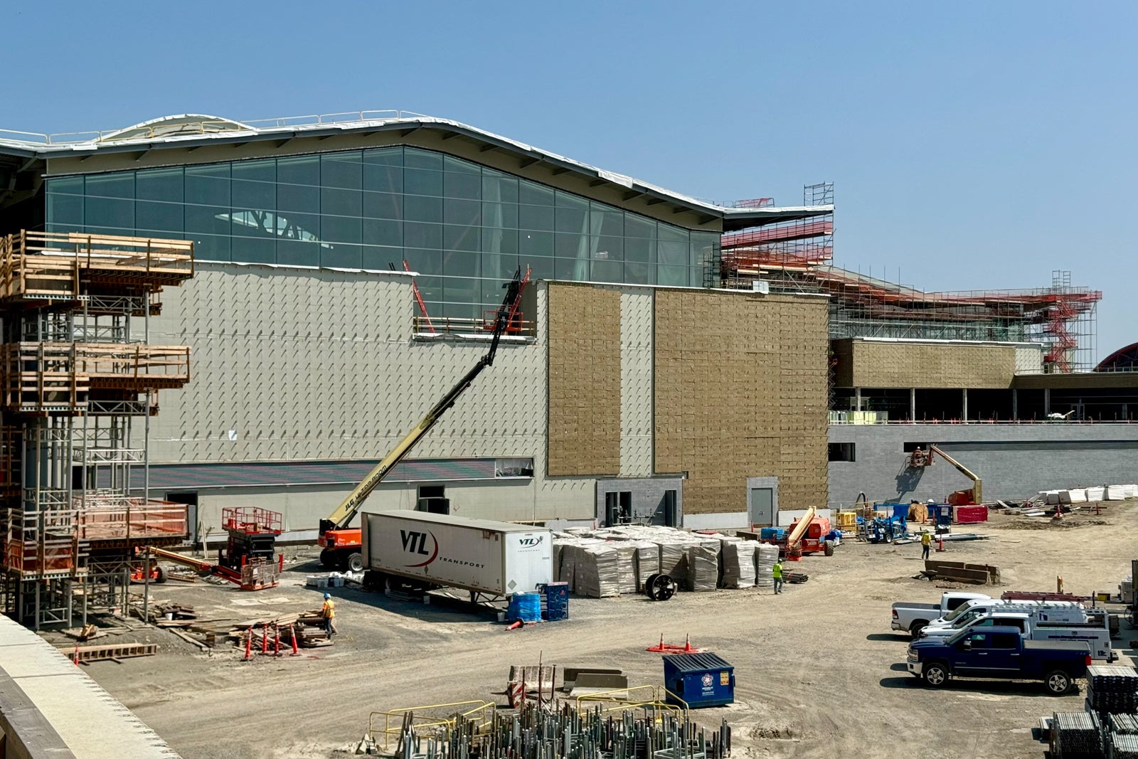 You are currently viewing Sneak peek: Inside Pittsburgh’s brand-new $1.5 billion airport terminal