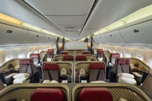 Read more about the article Stylish seats and friendly service: LATAM business class on the Boeing 767