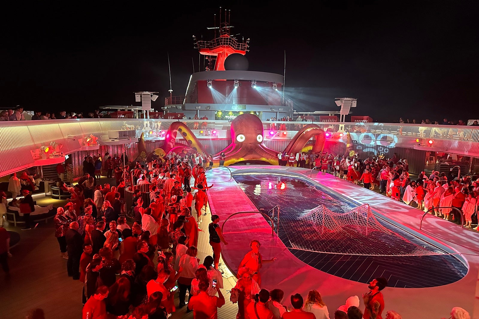 You are currently viewing The ultimate guide to Virgin Voyages cruise ships and itineraries