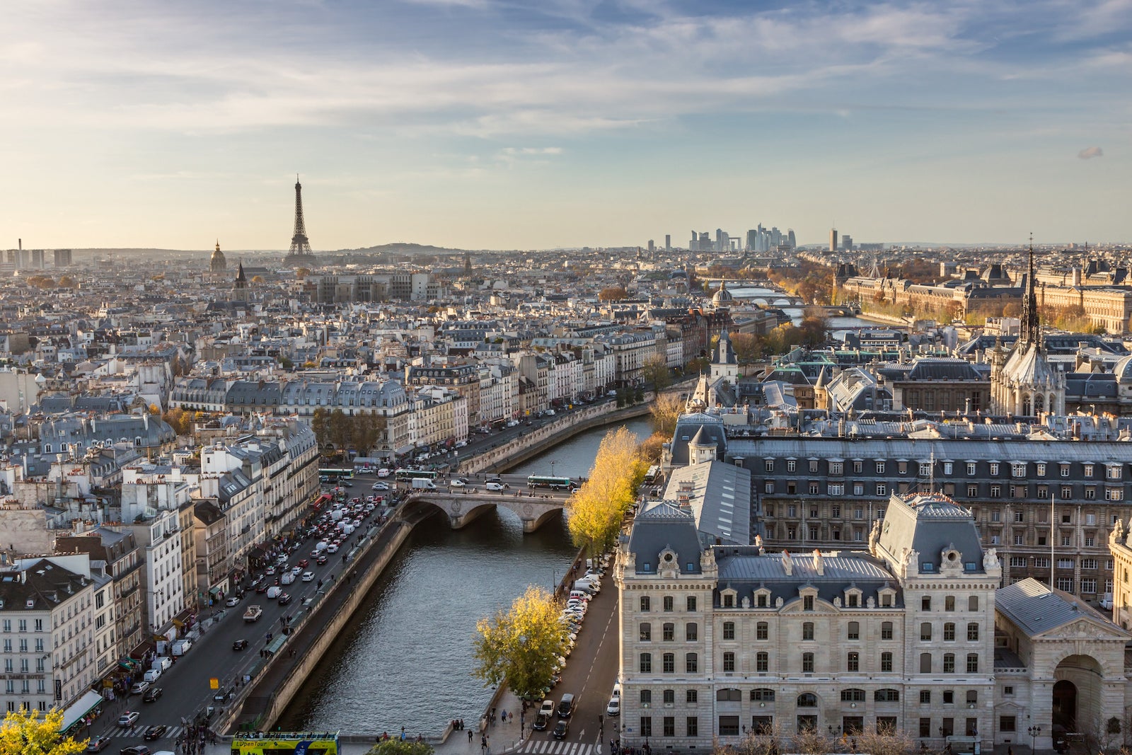 You are currently viewing Air France set to launch Orlando-to-Paris service in spring 2025