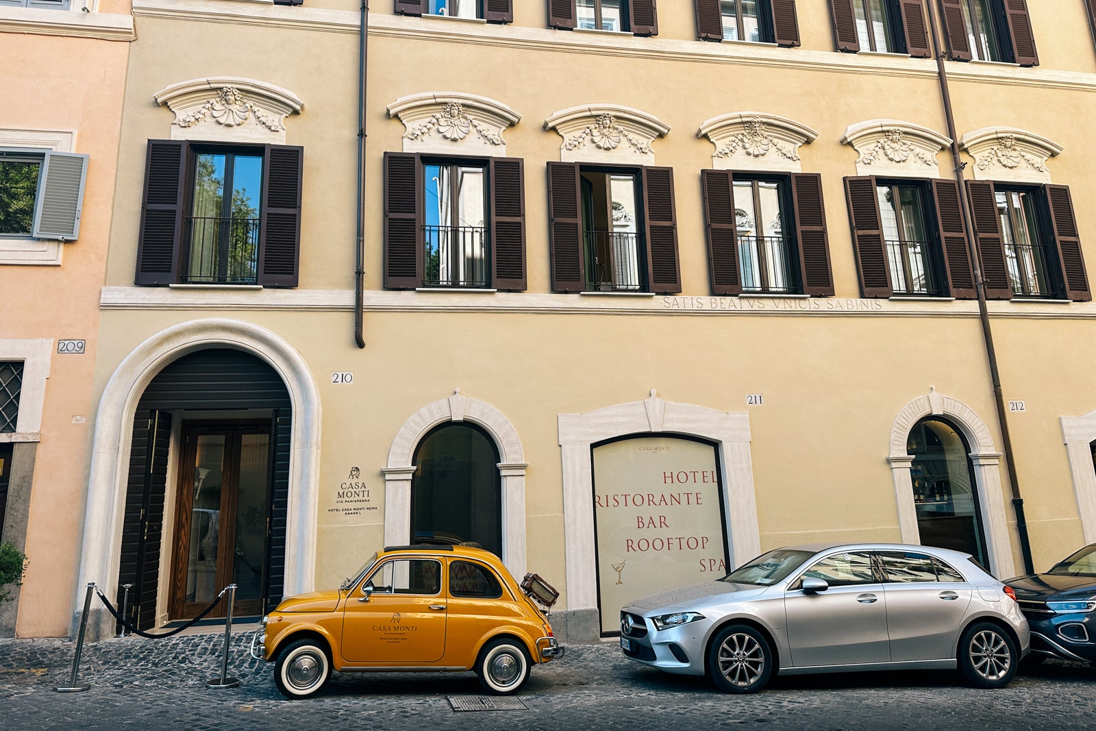 Read more about the article Overwhelmingly charming: What it’s like staying at Rome’s trendiest new boutique hotel