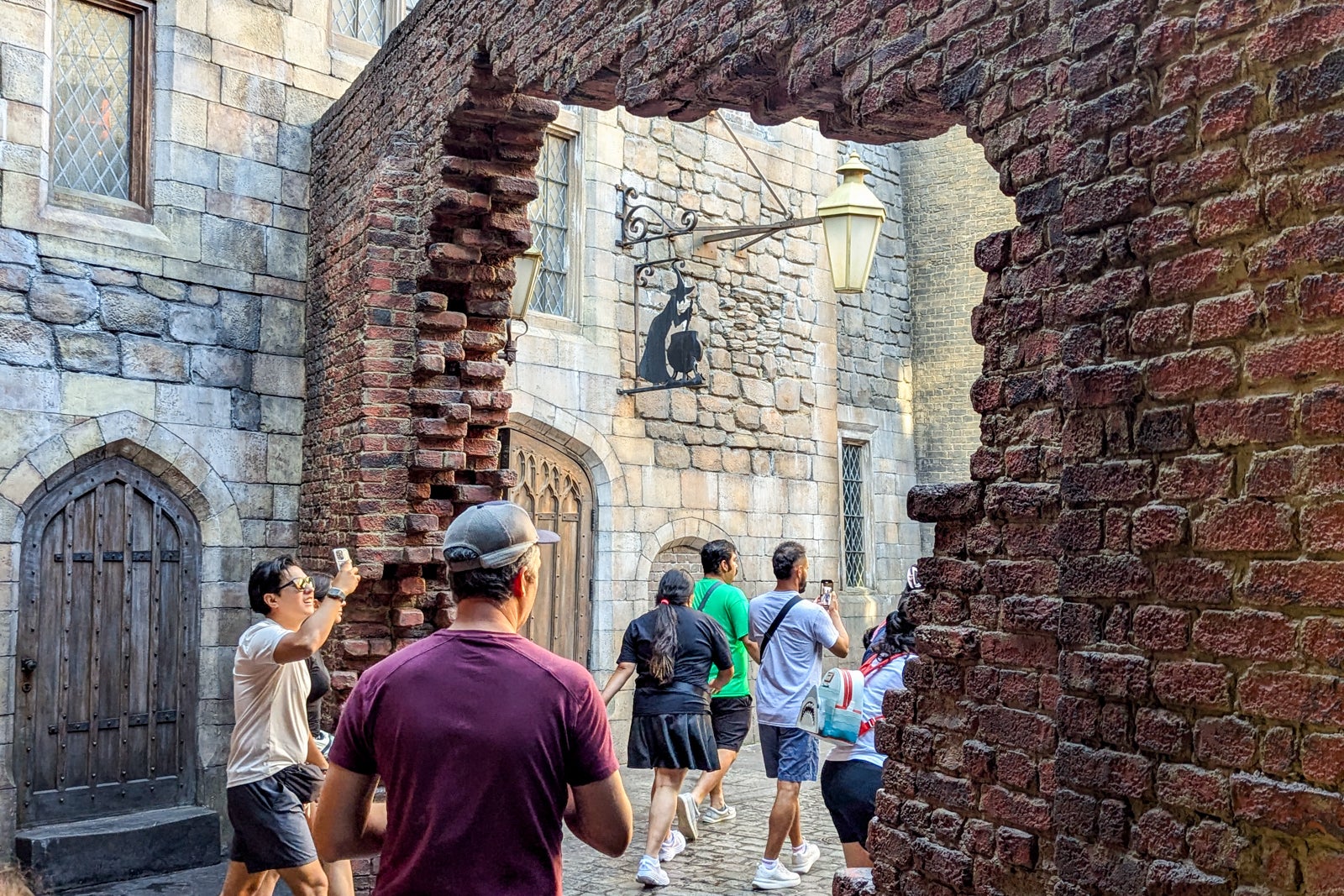 You are currently viewing Guide to Universal Orlando’s Wizarding World of Harry Potter: Everything you need to know from butterbeer to magic wands