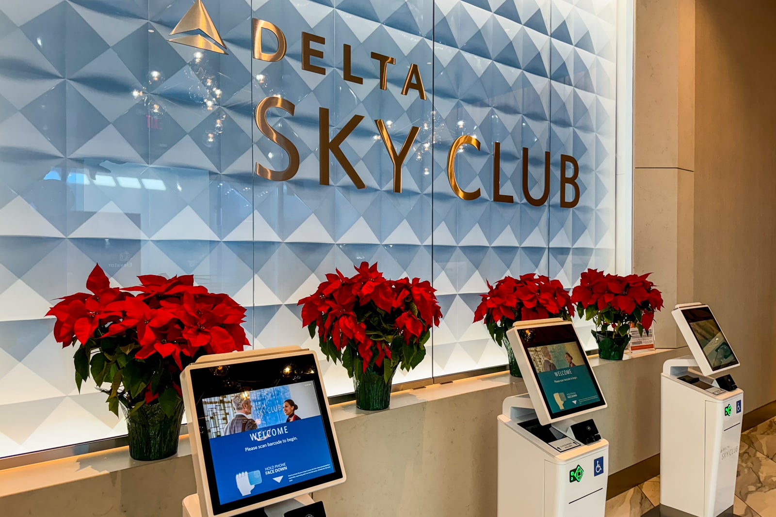 Read more about the article Delta Sky Club access limits have arrived: Here’s how to track your visits each year