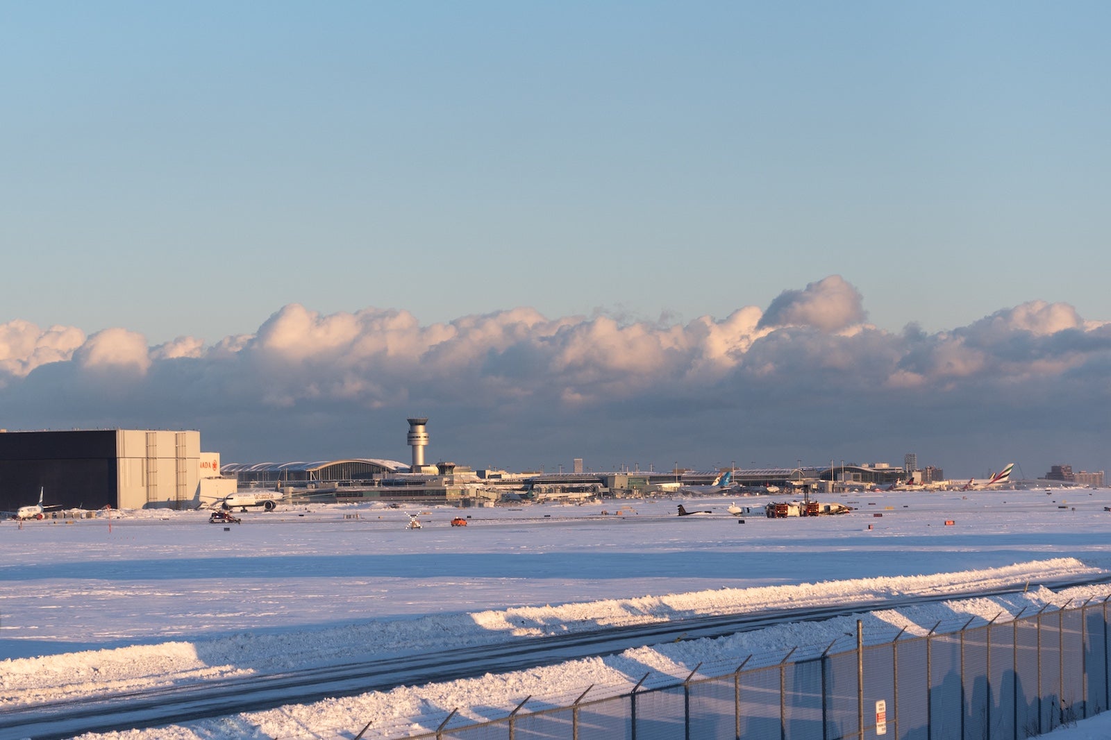 You are currently viewing BREAKING: Delta regional jet involved in crash landing in Toronto; all occupants ‘accounted for,’ airport says