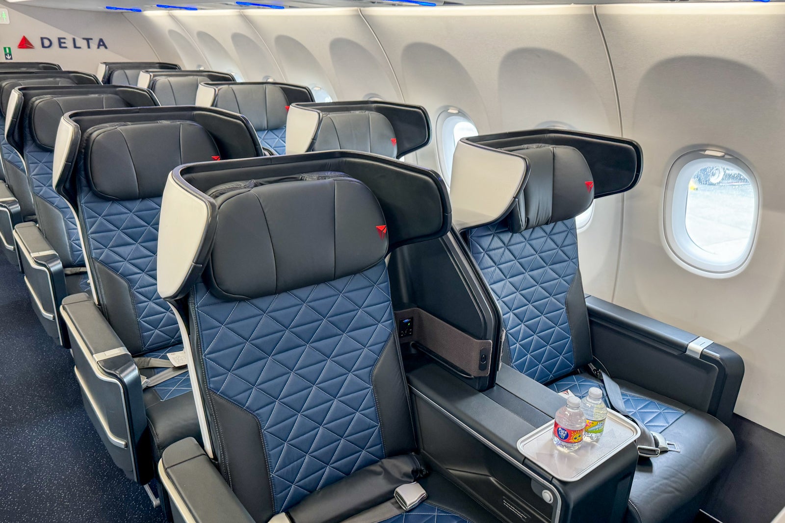 You are currently viewing Delta becomes next airline to target Southwest elites with a limited-time status match