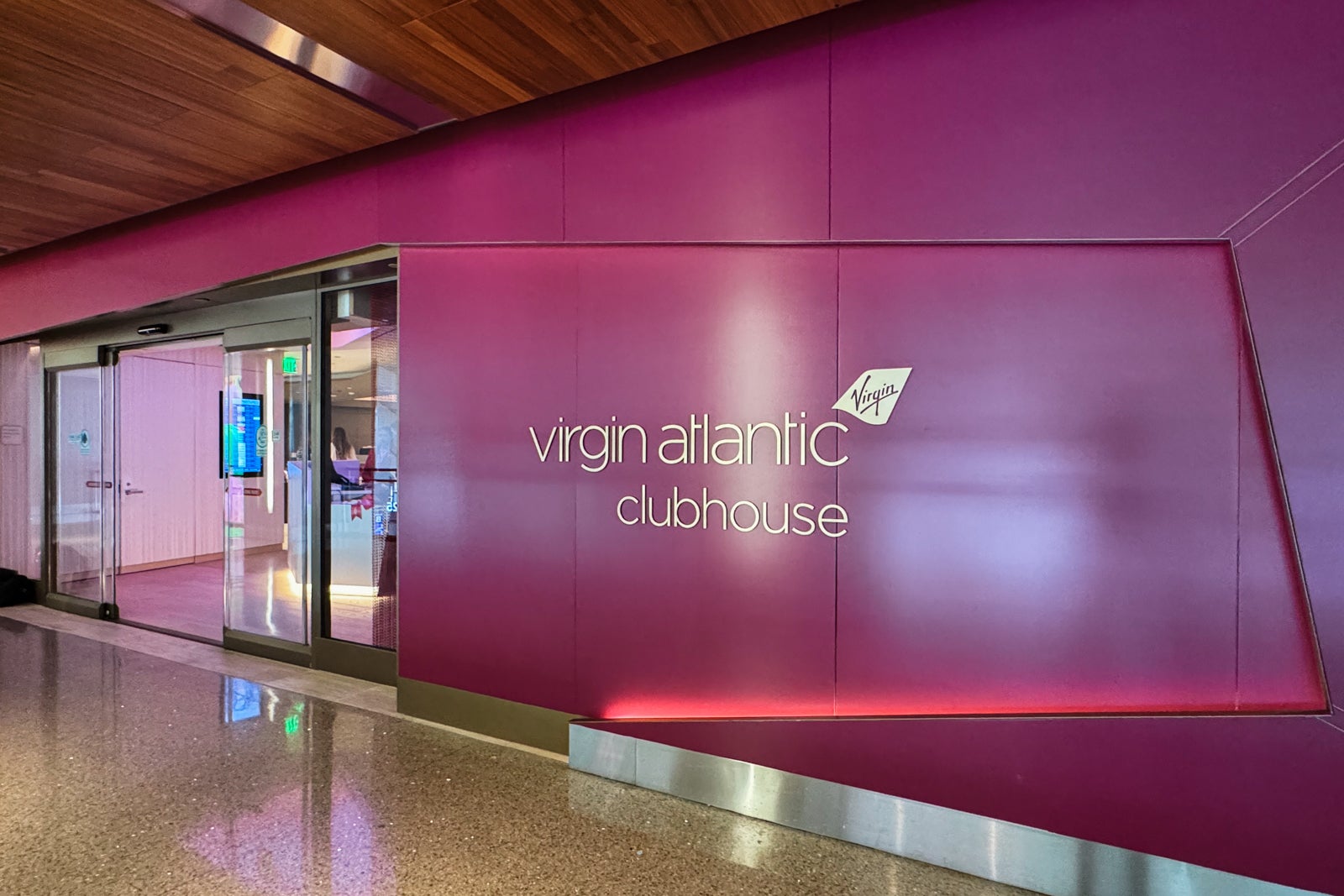 You are currently viewing A new Virgin Atlantic Clubhouse is opening at LAX, and we got a sneak peek