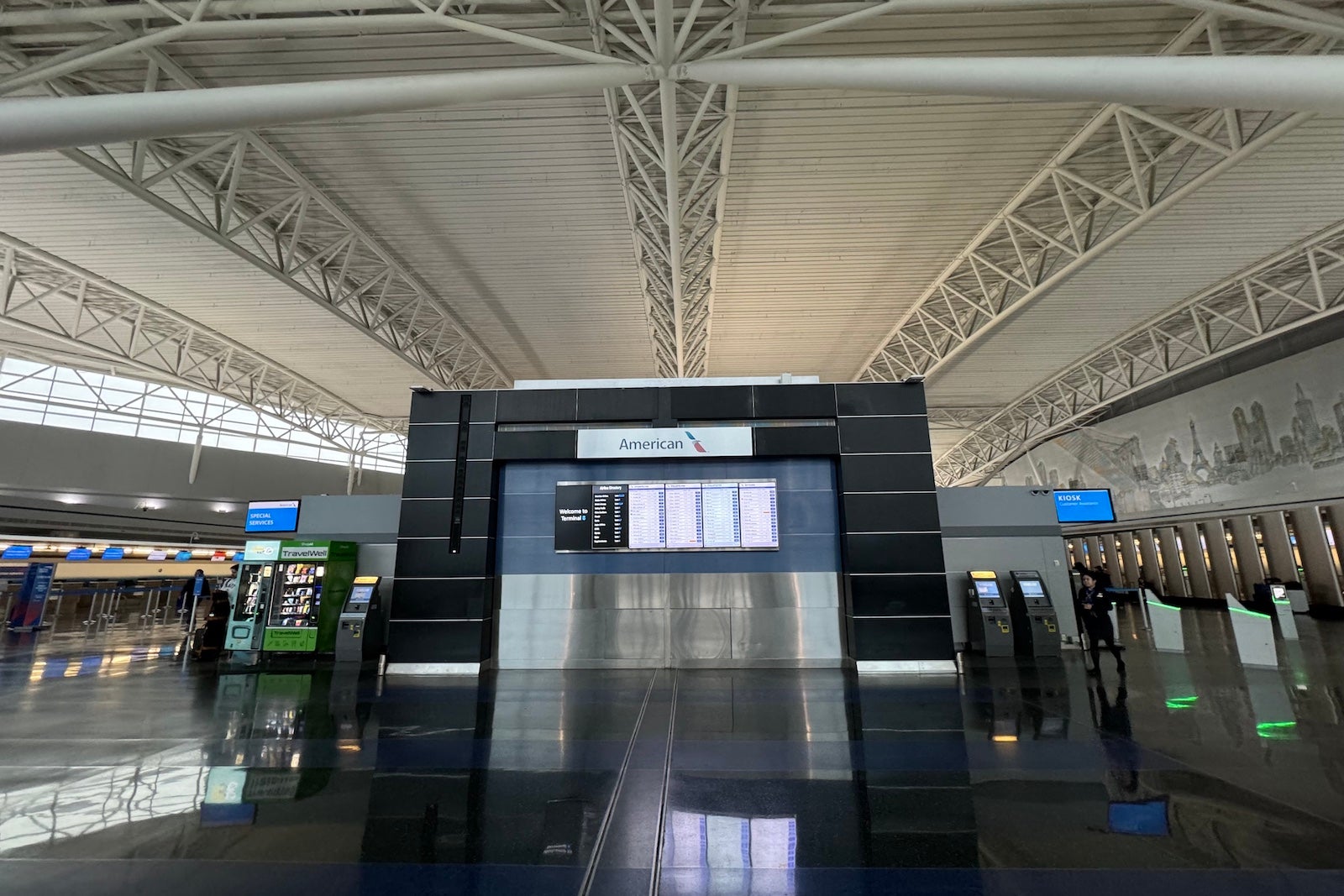 You are currently viewing Alaska Airlines and Hawaiian to join forces at JFK’s Terminal 8, and other major hubs