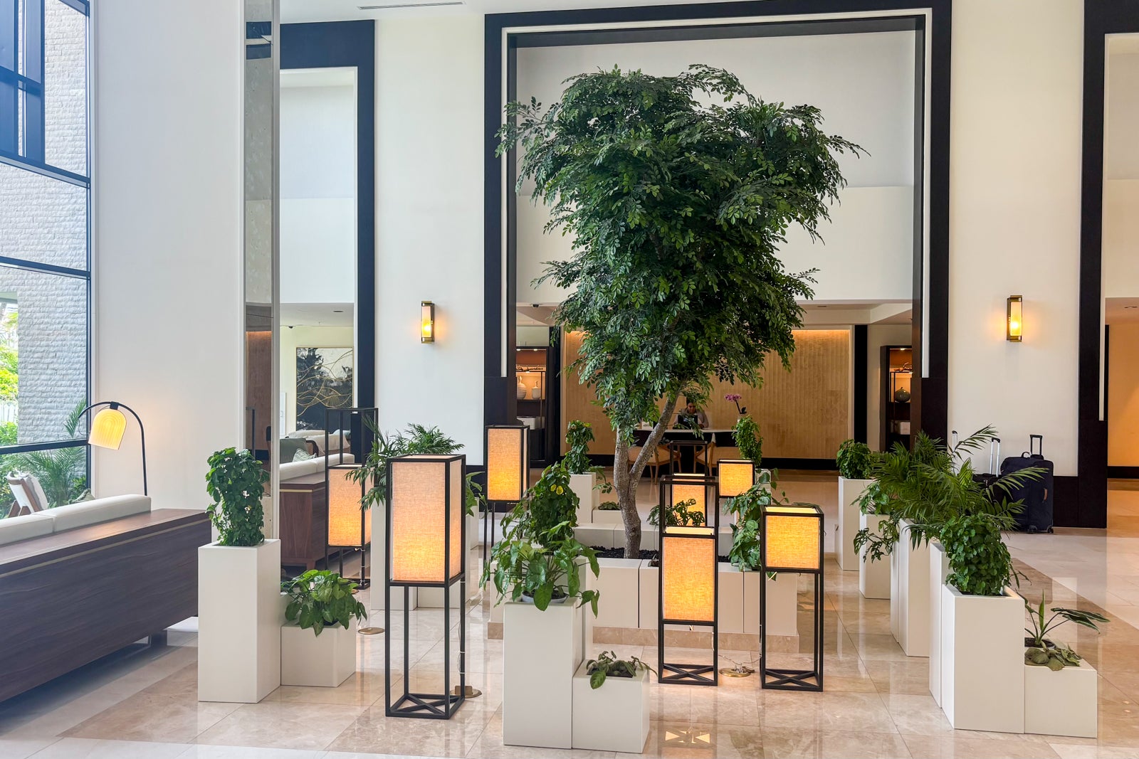 You are currently viewing First look: The St. Regis Aruba is home to the island’s only rooftop restaurant, luxe oceanfront suites and the first-ever St. Regis casino