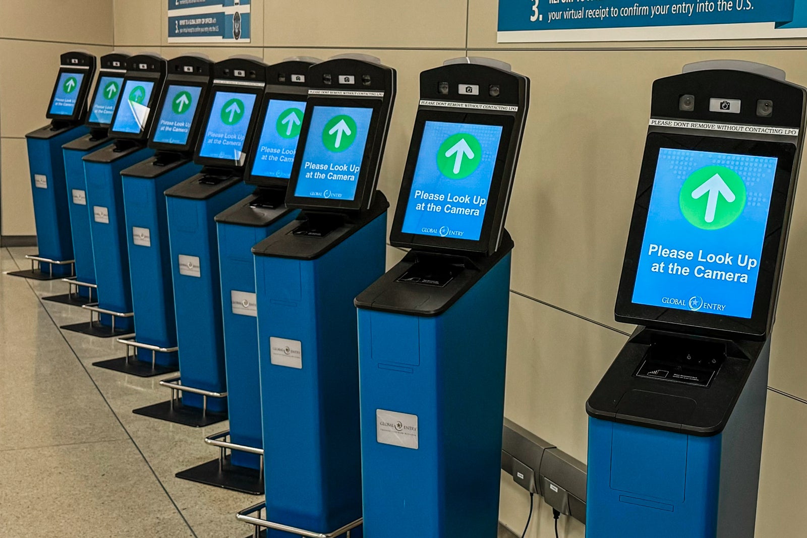 Read more about the article Global Entry application wait times in 2025: How long does it take?