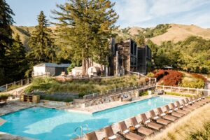 Read more about the article 10 points hotels to book near major cities for an easy, last-minute summer getaway