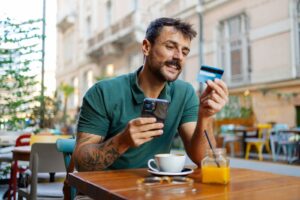 Read more about the article The pros and cons of 0% APR credit cards
