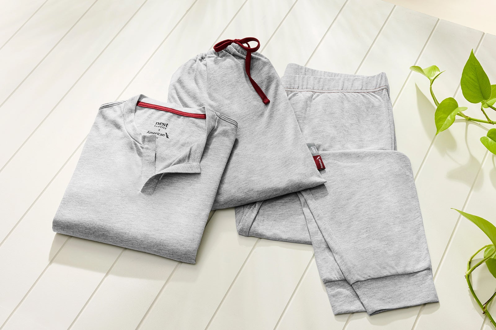 You are currently viewing American Airlines to begin providing pajamas for business-class flyers