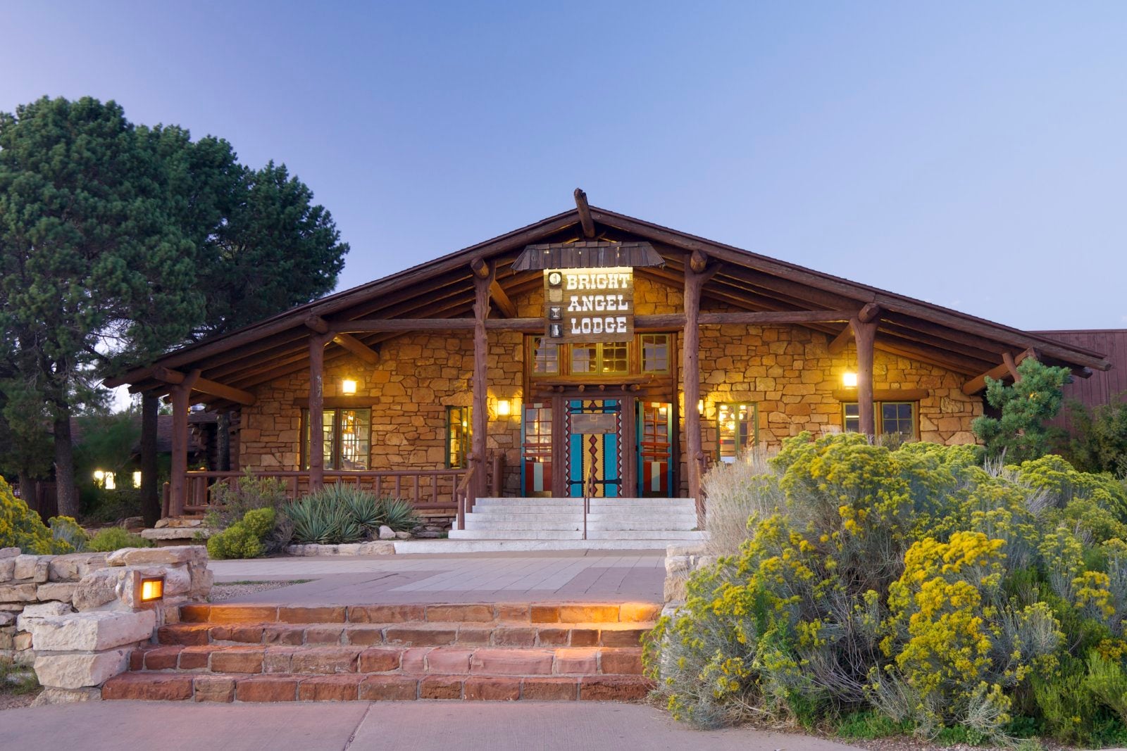 Read more about the article Grand Canyon National Park is closing all South Rim hotels temporarily