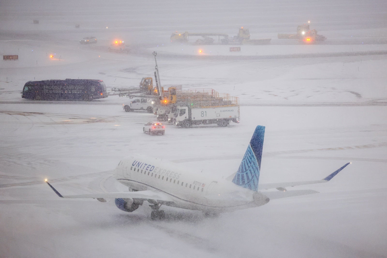 Read more about the article 20,000 flights canceled in winter storm, but the worst may be behind us