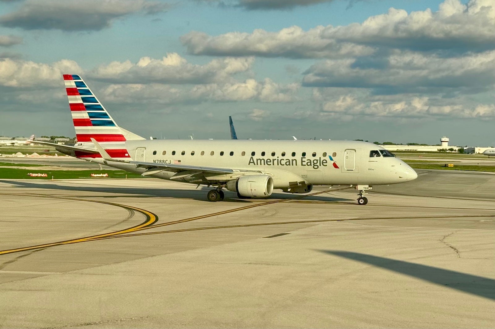 You are currently viewing American Airlines tweaks bag fees: Why you’ll definitely want to plan ahead