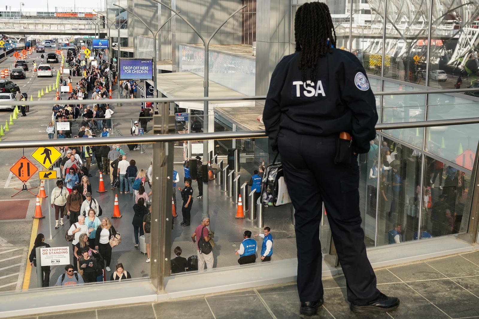 You are currently viewing TSA wait times keep rising: TPG’s tips for navigating security right now