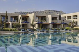 Read more about the article This new luxury points hotel in Greece has two private beaches and its own Greek patisserie