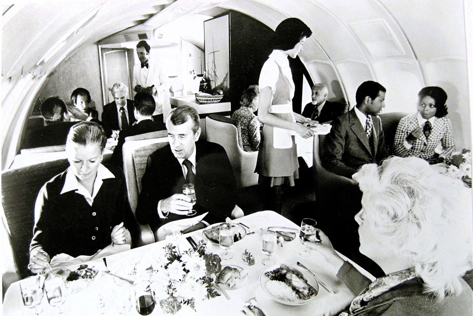 You are currently viewing The history of classic airline meals in 7 courses