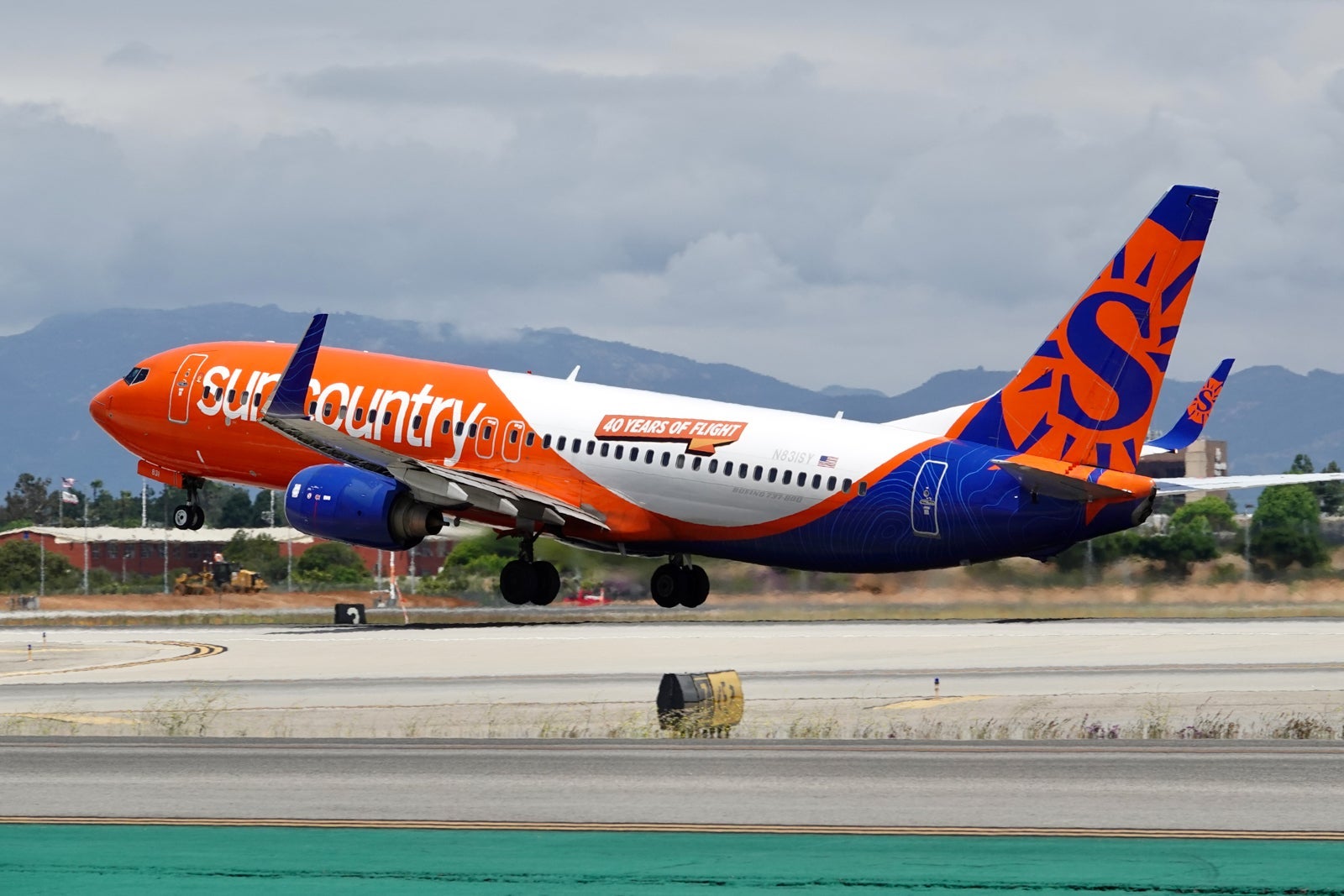 You are currently viewing Allegiant and Sun Country are officially one, large leisure airline