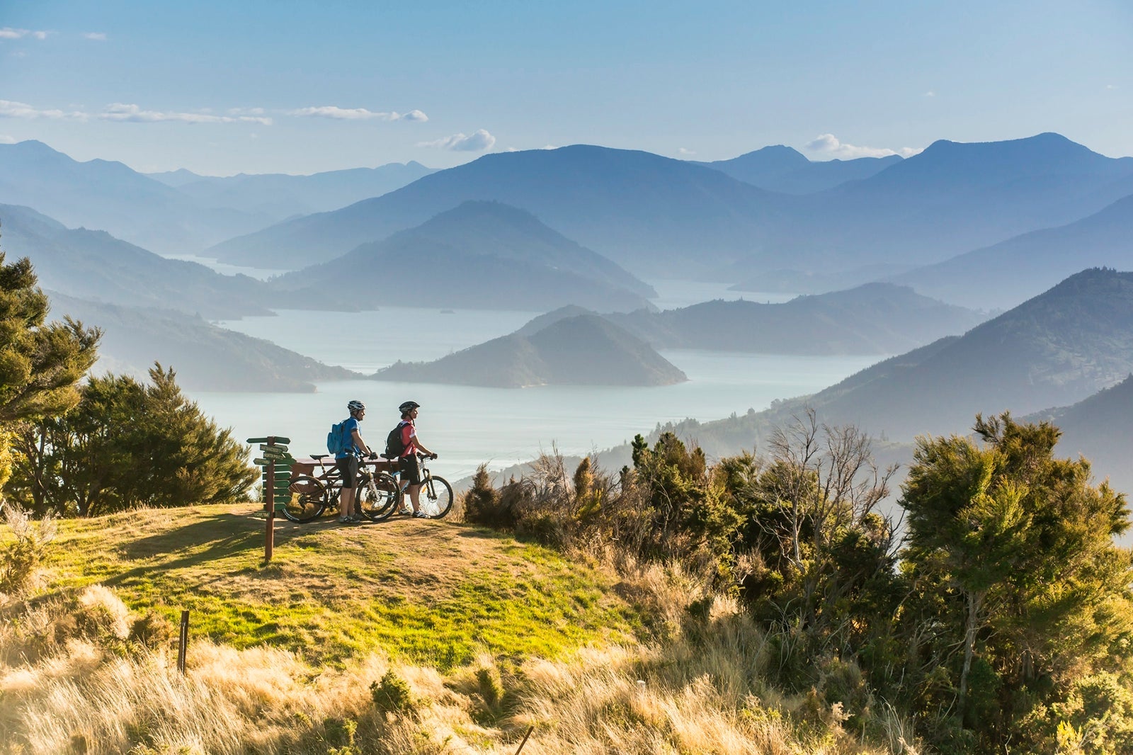 You are currently viewing Earn up to 25,000 bonus miles when flying to Australia and New Zealand with American Airlines and Qantas