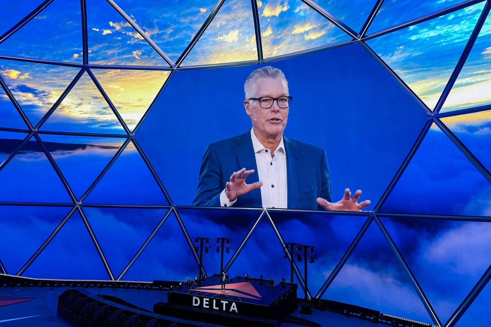 You are currently viewing Delta CEO: Airfare still a ‘tremendous bargain’ despite 20% price hikes