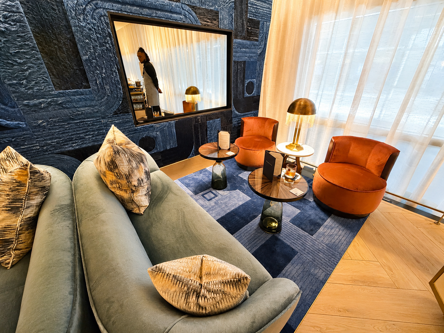 You are currently viewing First look inside the new Chase Sapphire Lounge at DFW — complete with network’s first whiskey lounge