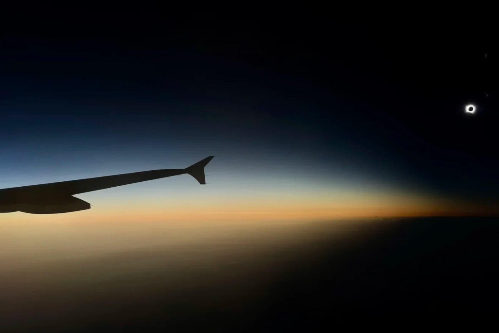 You are currently viewing I paid $3 for the best eclipse view on Earth — and it was from a plane